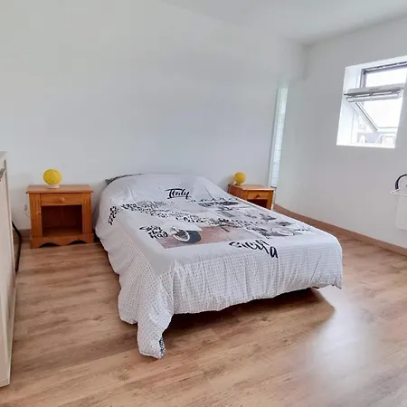 Le Petit Chateau Avesnois - Pour 2 Personnes - Cuisine Partagee Daire *