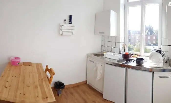 - Le Petit Château Avesnois - Tv - Wifi - Sdb Privée - Cuisine Partagée Appartement